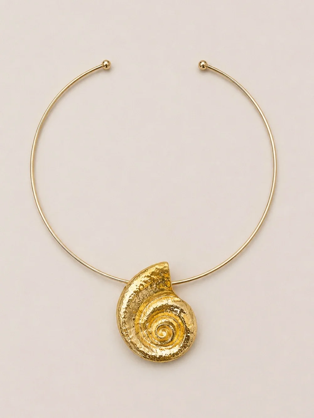 New! Classic Coastal Gold Shell Collar Necklace NWOT 1051
